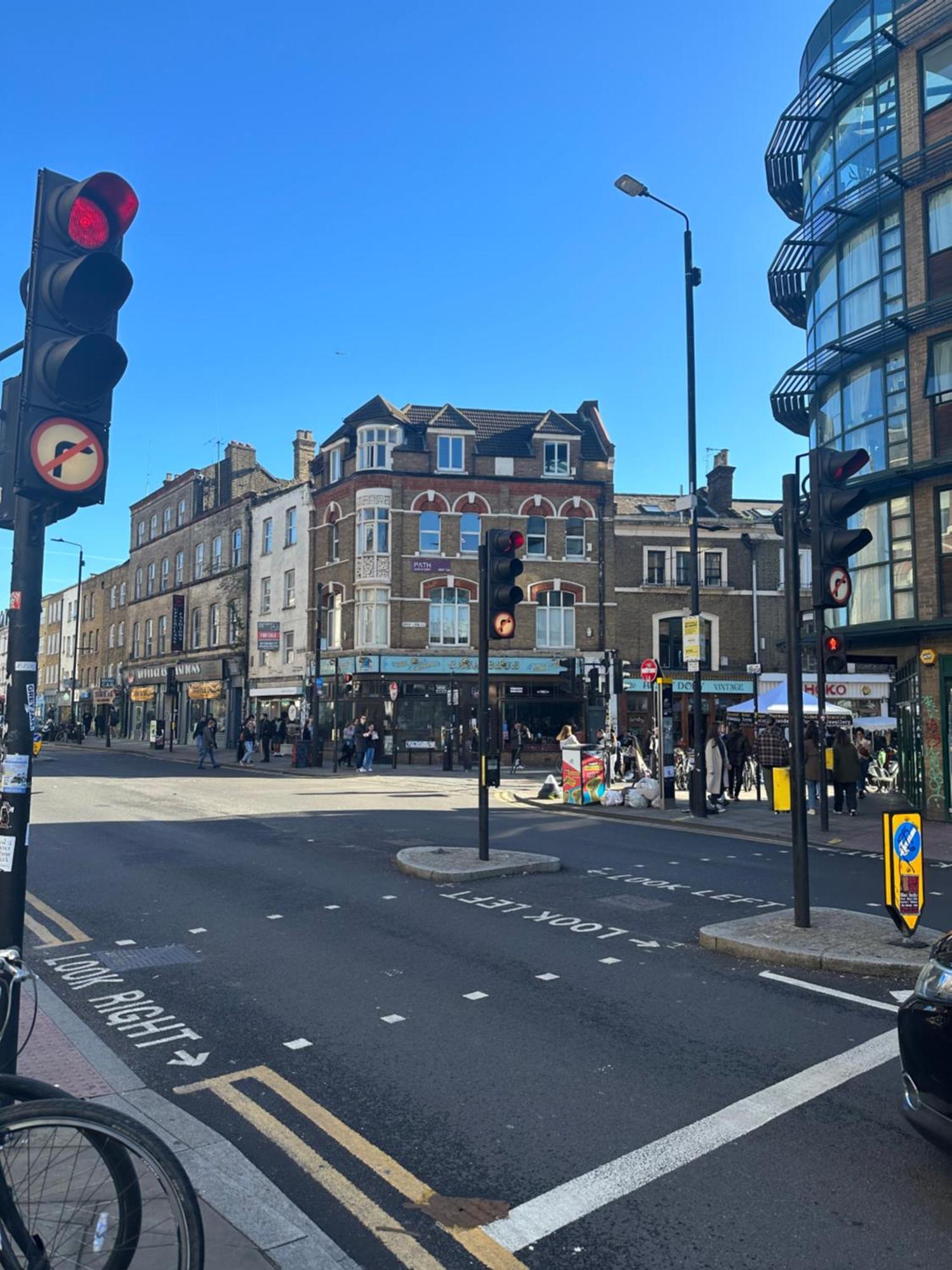 Liverpool Street Blue Bedroom Лондон Экстерьер фото